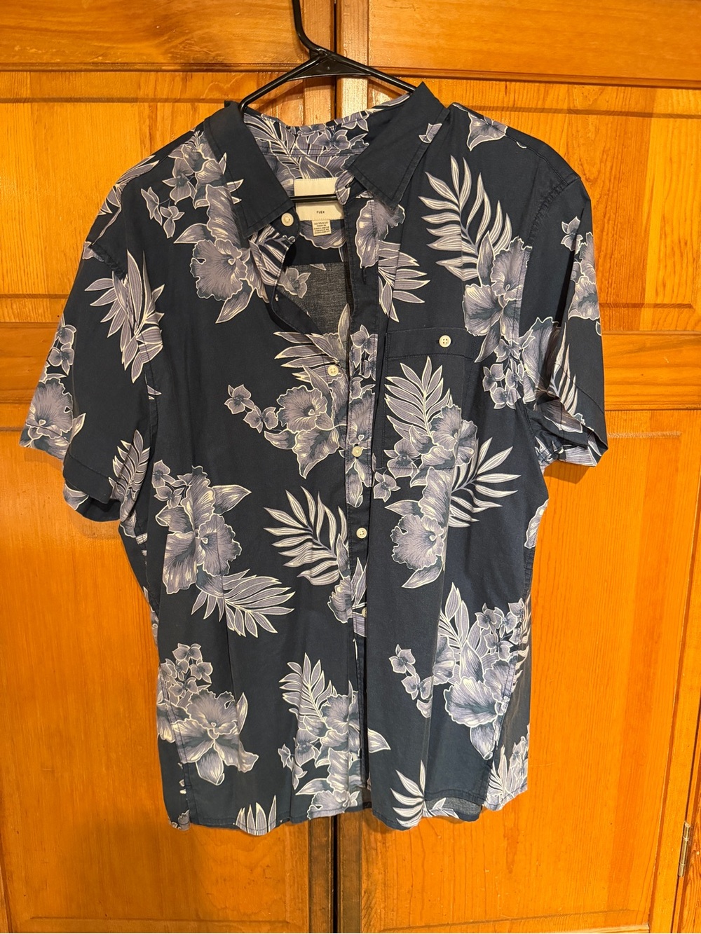 American Eagle Outfitters Navy Floral Short-Sleeve Button-Down Shirt